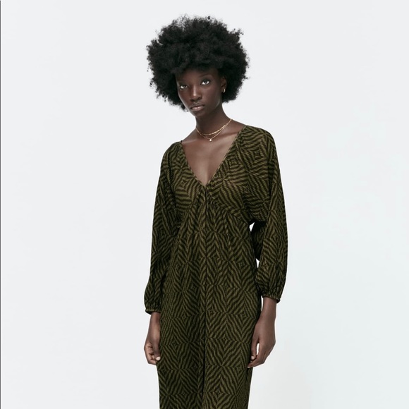 Zara printed pleated dress - Picture 9 of 11